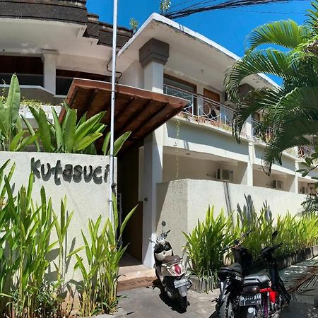 Kuta Suci Guesthouse Exterior photo