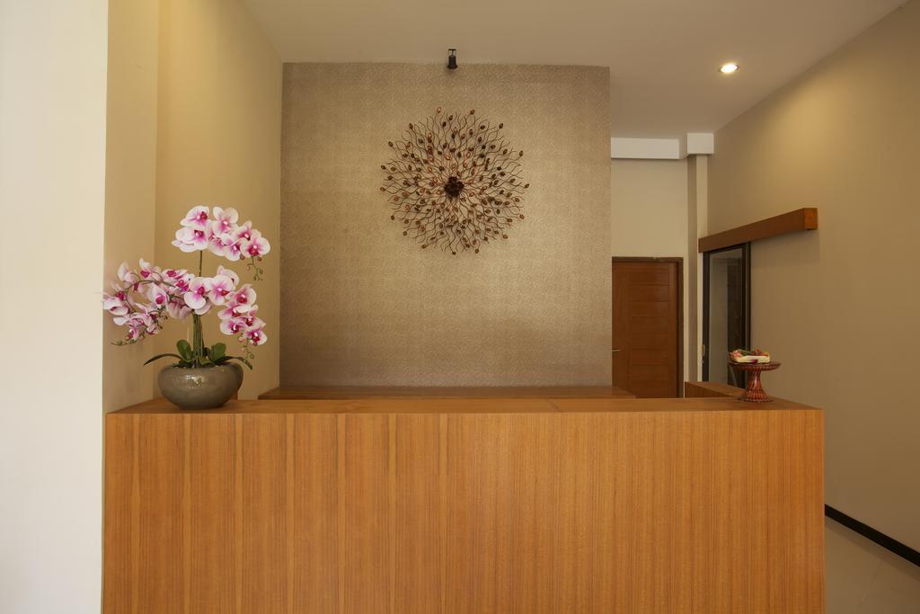 Kuta Suci Guesthouse Exterior photo